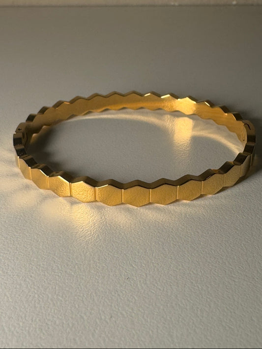 Honeycomb Gold Bangle