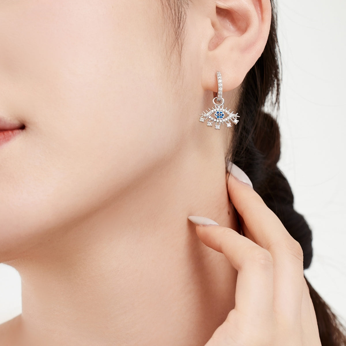 S925 Rhodium-Plated Gaze Earrings