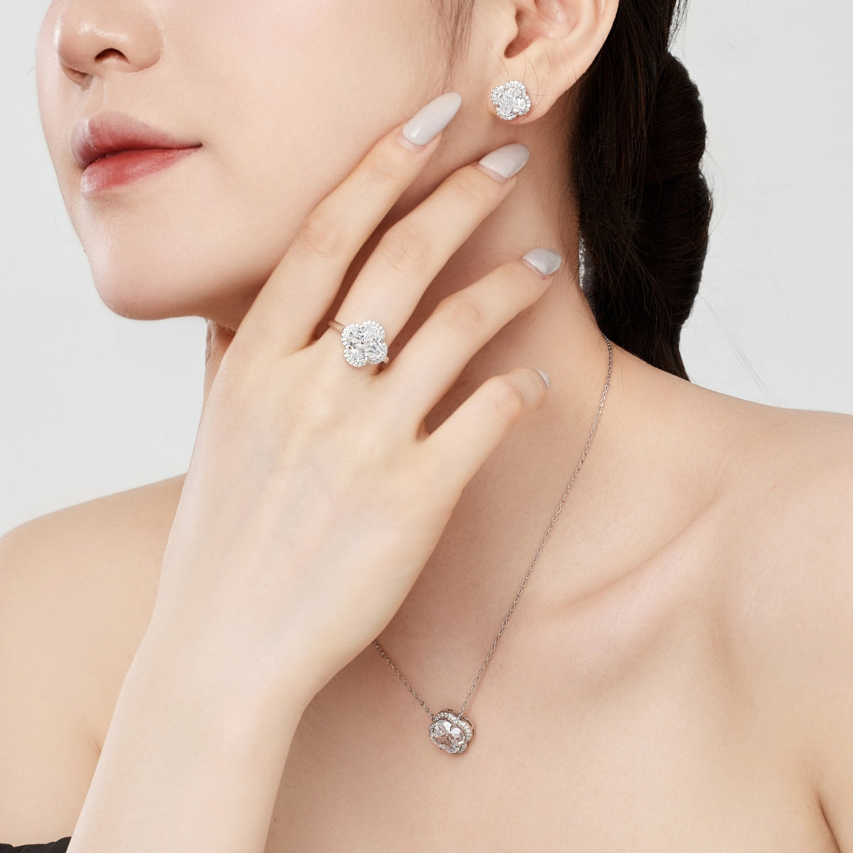 Clover Bloom S925 Moissanite Earrings